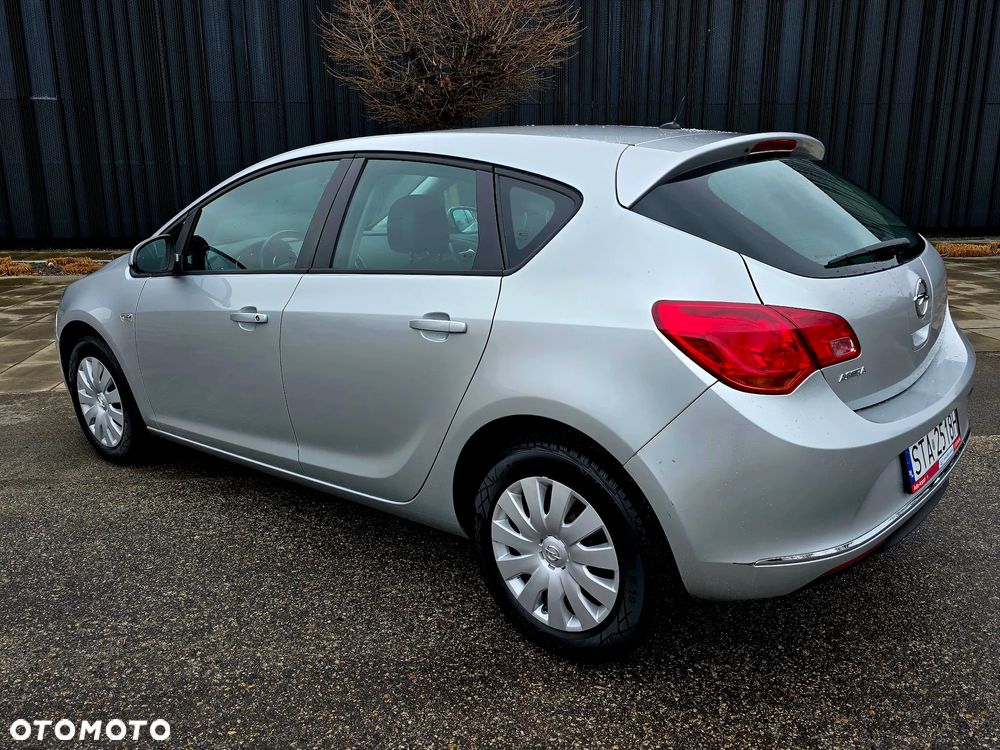 Opel Astra 1.6 Enjoy - 10