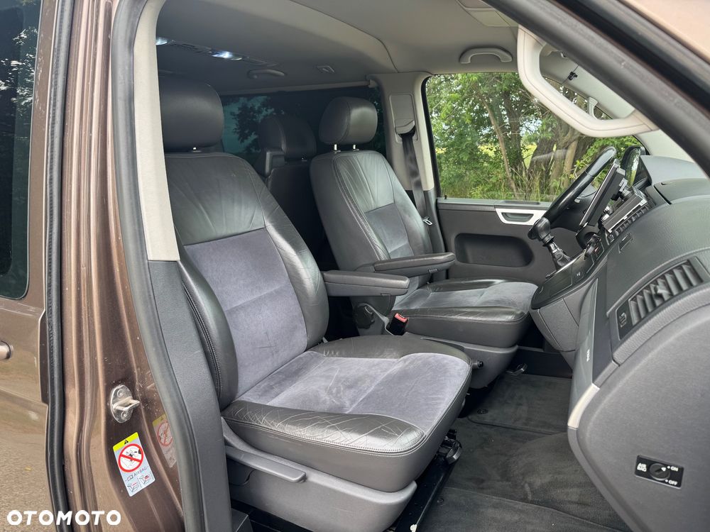 Volkswagen Multivan - 11