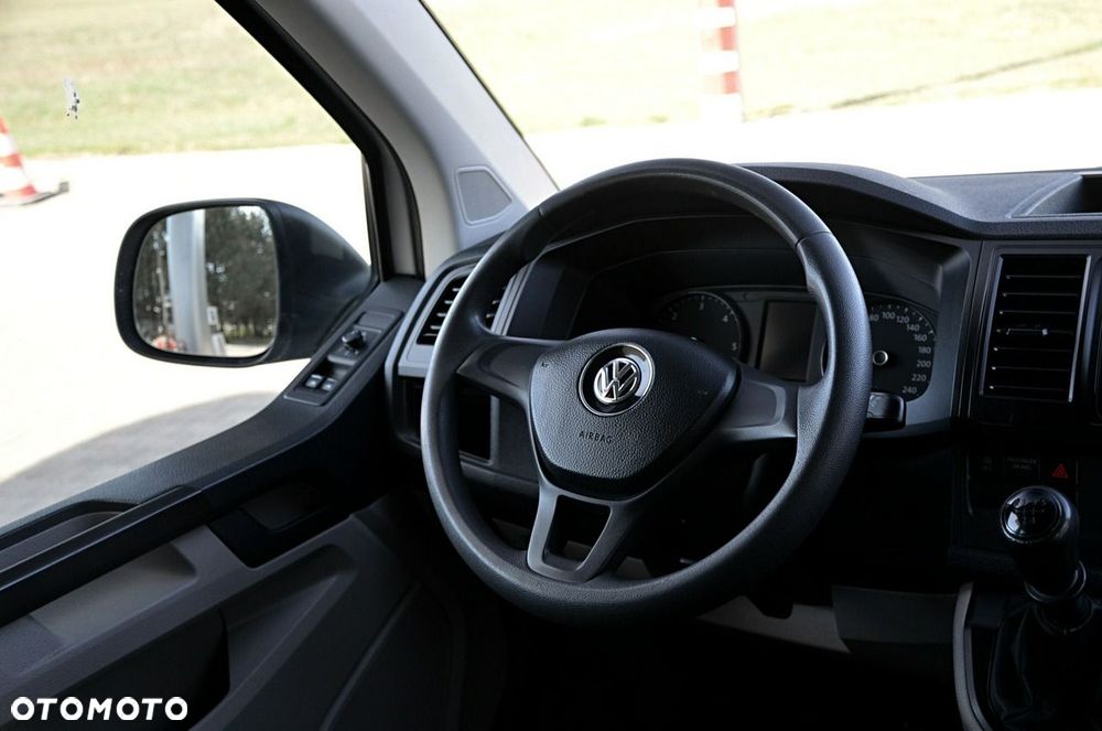 Volkswagen Transporter - 18