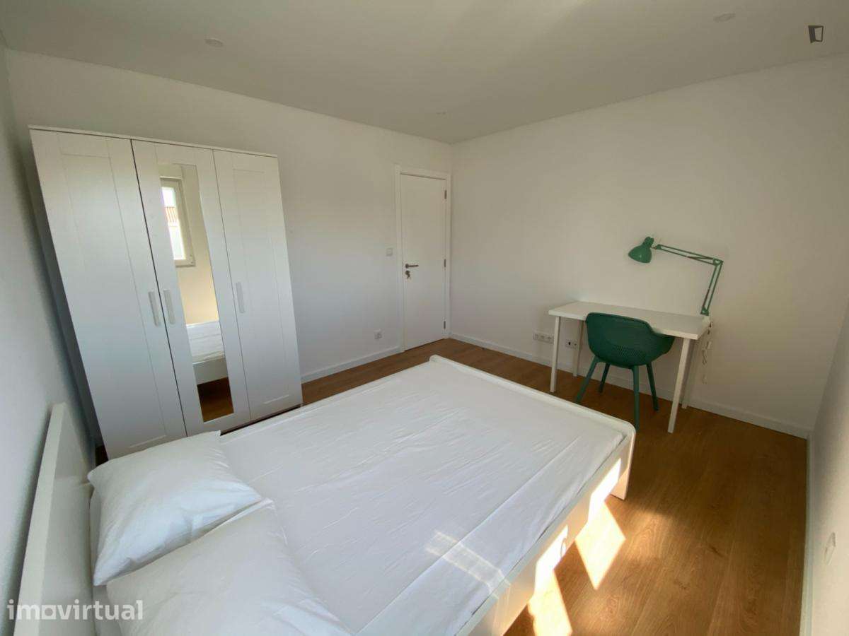 Quarto - localizado em Oeiras Lisbon - Grande imagem: 3/10