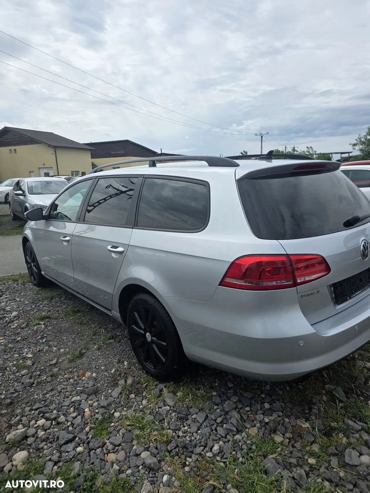 Volkswagen Passat - 4