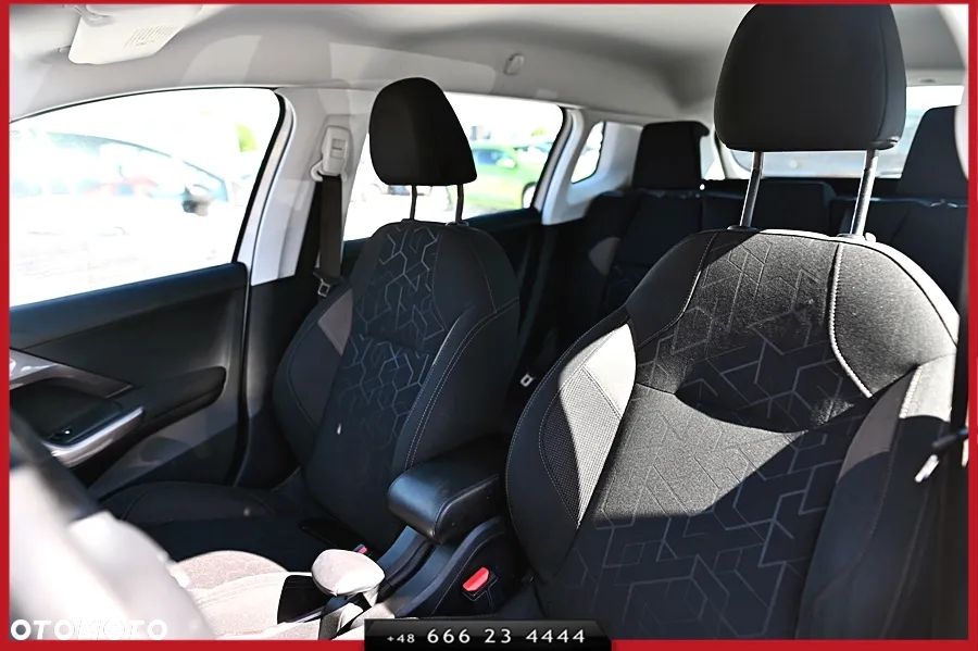 Peugeot 2008 1.6 e-HDi Allure S&S - 16