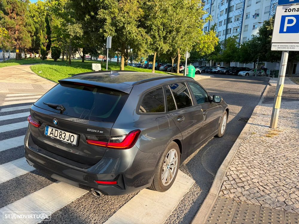 BMW 330 e Corporate Edition Auto — fotografia 11