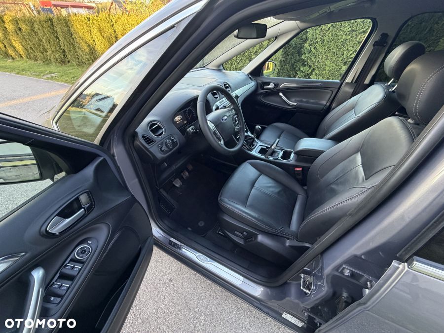 Ford S-Max - 21