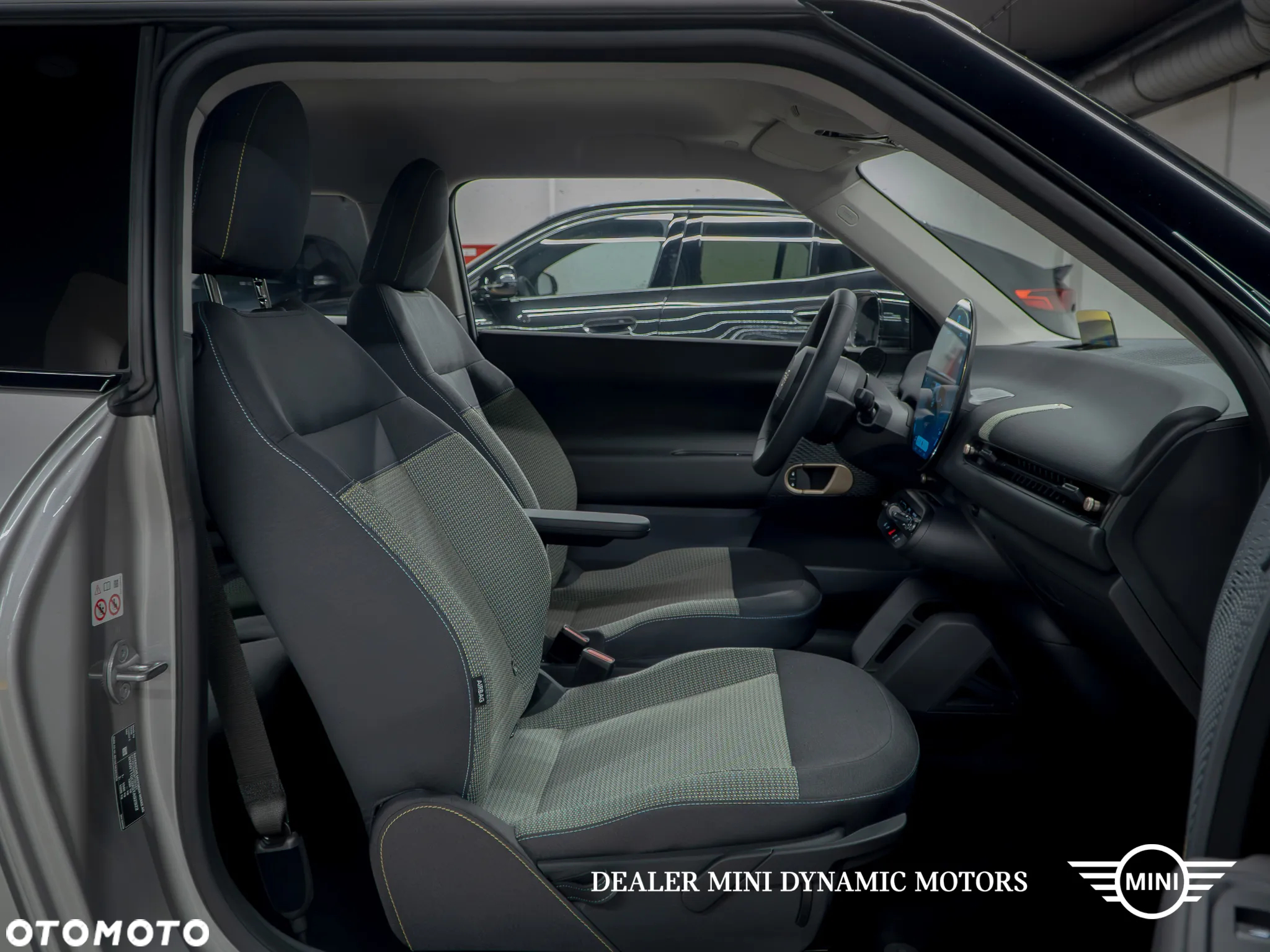 MINI Cooper E Essential Trim - 19