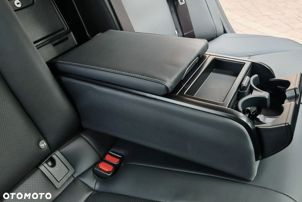 Lexus ES 300h Business Edition - 23