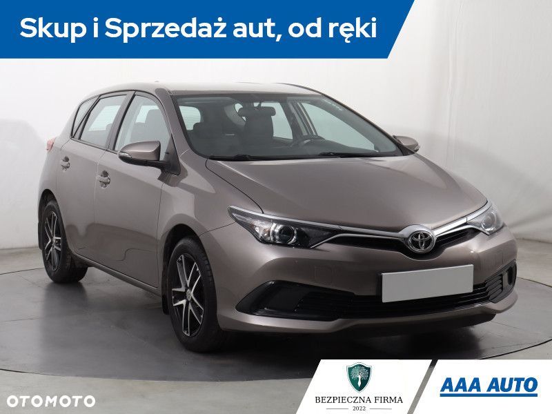 Toyota Auris - 2