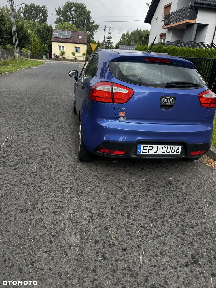 Kia Rio - 4