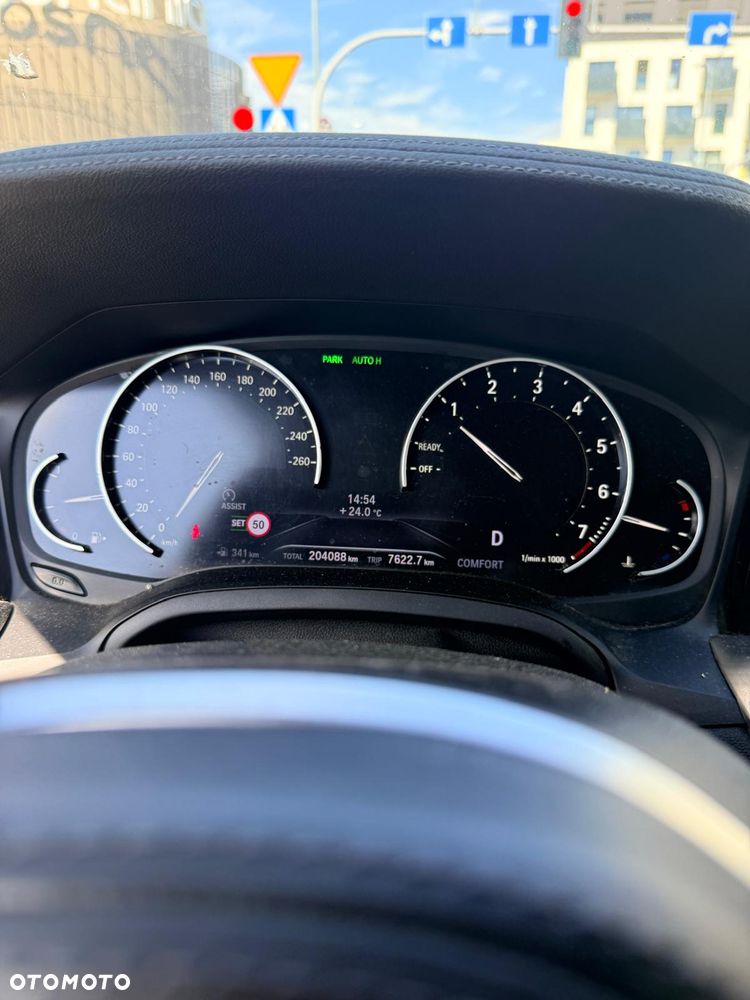 BMW Seria 3 330i xDrive Sport Line - 4