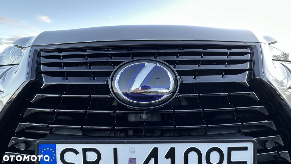 Lexus NX 300h Elite AWD - 17