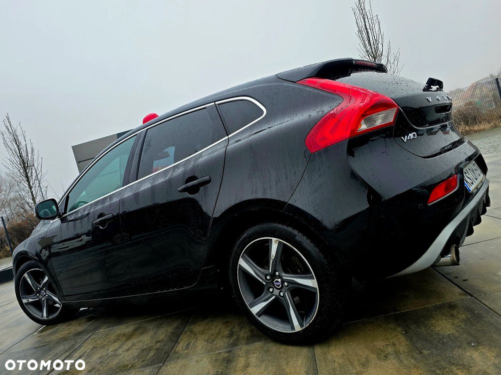 Volvo V40 D2 R Design - 16