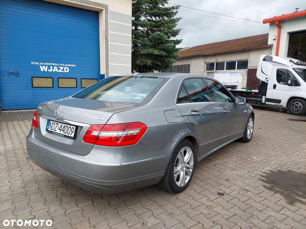 Mercedes-Benz Klasa E 200 CDI DPF BlueEFFICIENCY 7G-TRONIC - 4