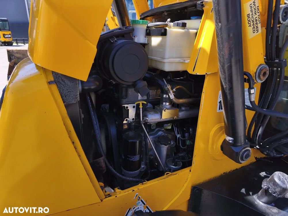 JCB 2CX - 11
