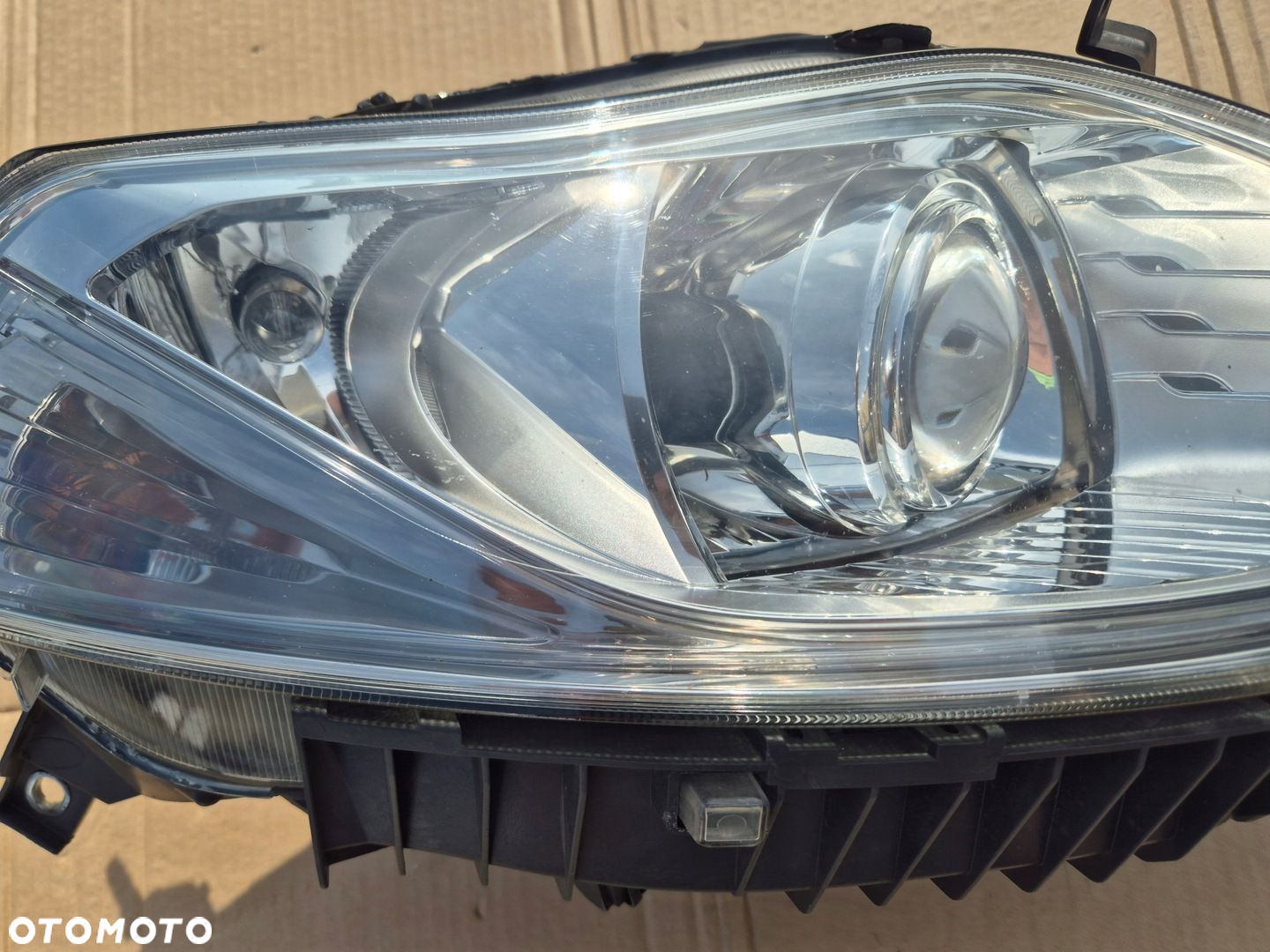Lancia Ypsilon lampa prawa.Ksenon.2011-21.Oryginał - 3