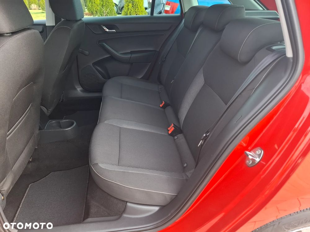 Skoda RAPID 1.2 TSI Edition - 37