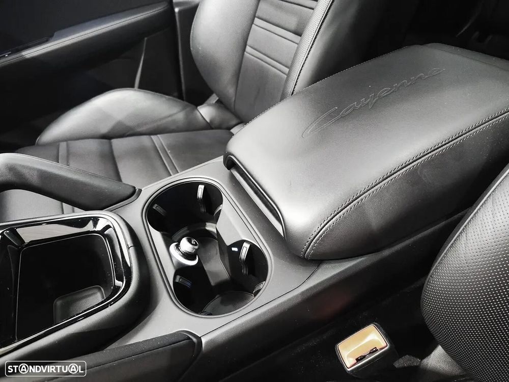 Porsche Cayenne Coupé E-Hybrid - 22