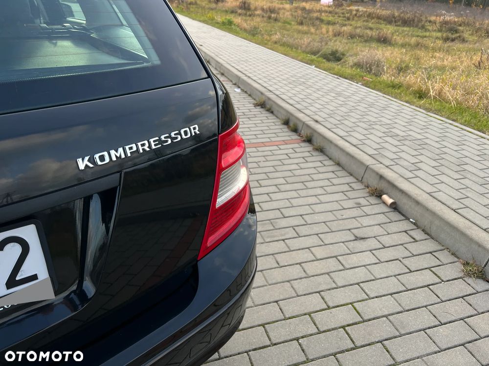 Mercedes-Benz Klasa C 180 K BlueEff Elegance - 22