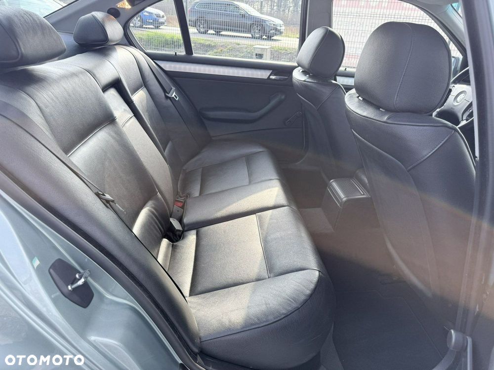 BMW Seria 3 318i - 18