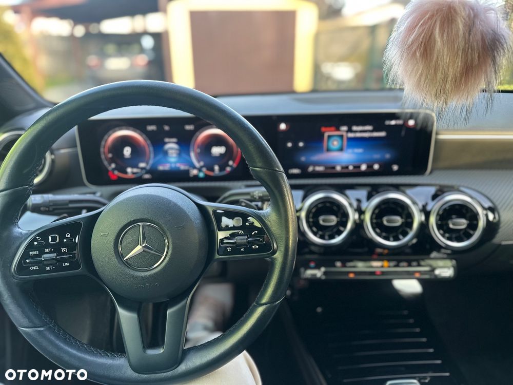 Mercedes-Benz Klasa A 180 d AMG Line 7G-DCT - 6