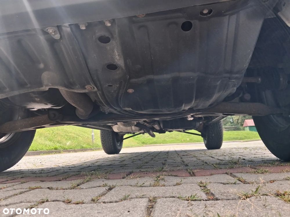 Toyota RAV4 2.0 GLi - 30