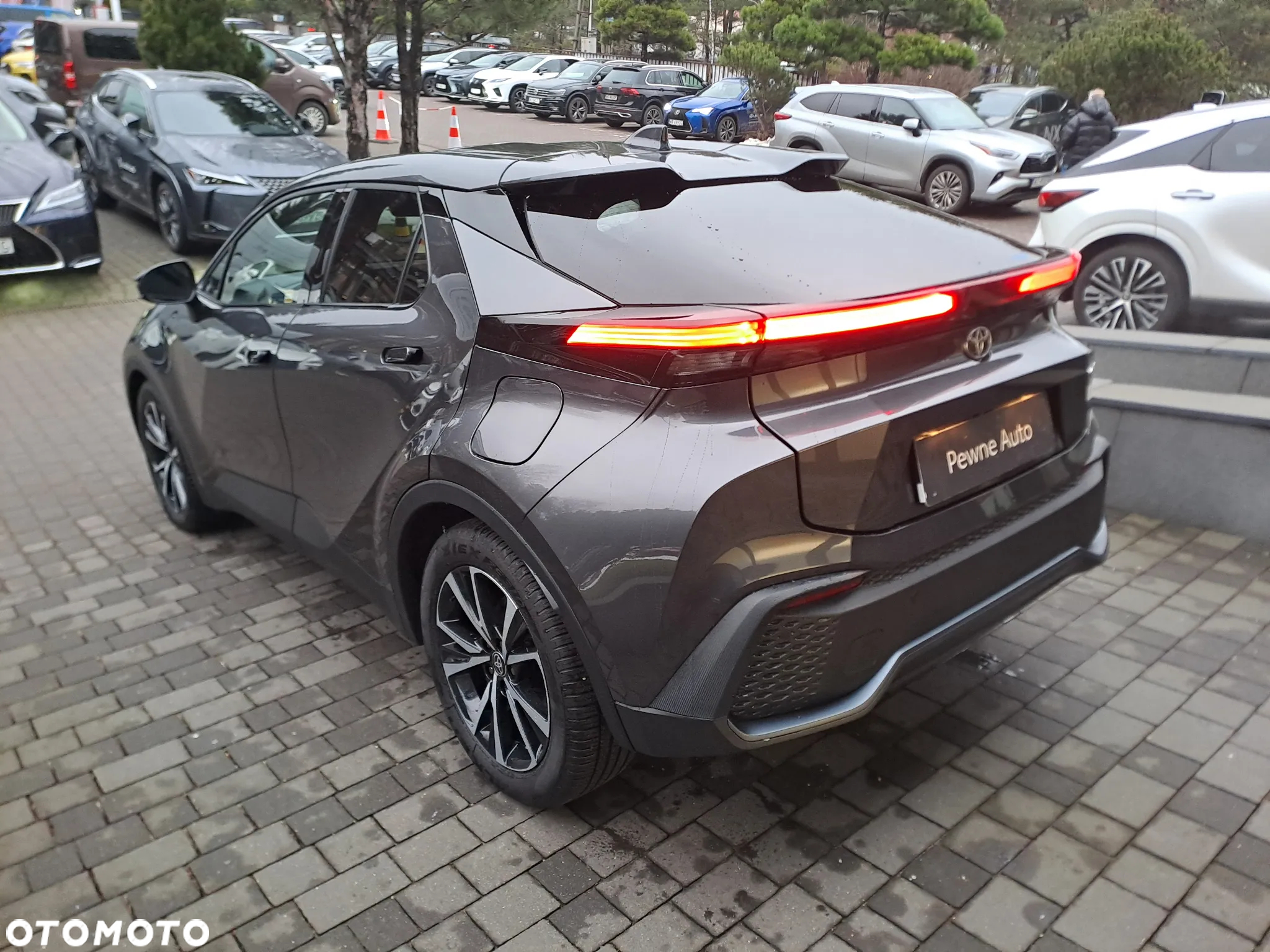 Toyota C-HR - 4