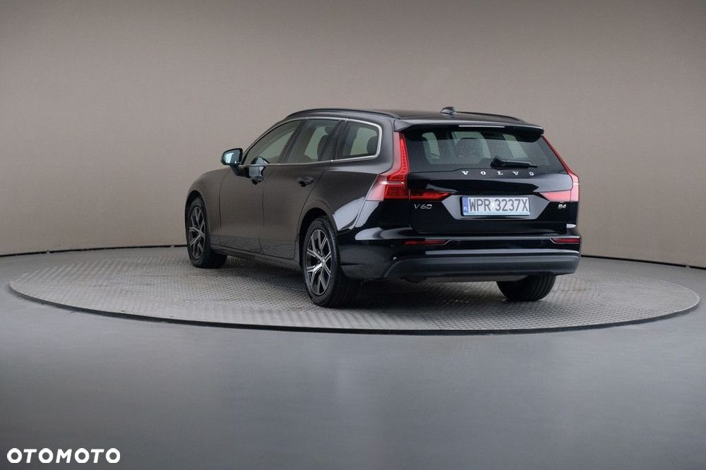 Volvo V60 2024 photo 2