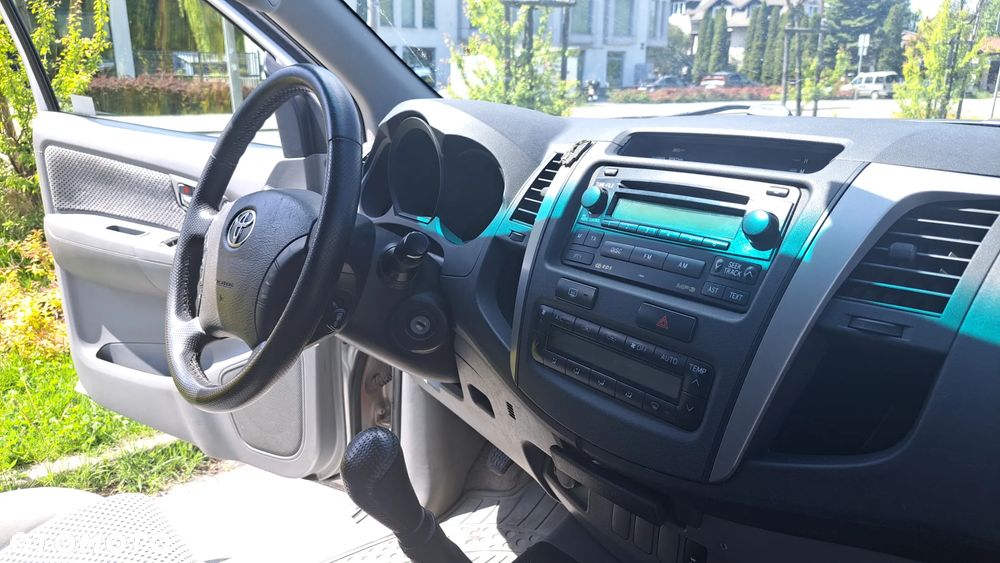 Toyota Hilux 3.0 D-4D Sol - 16