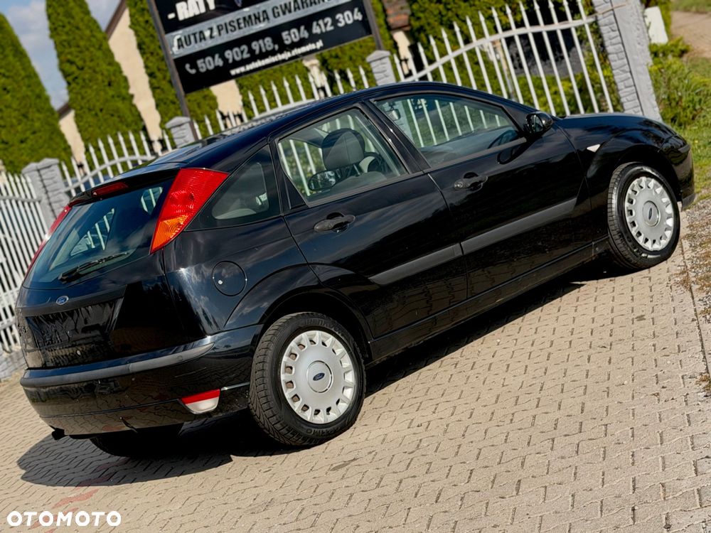 Ford Focus 1.6 Futura - 26