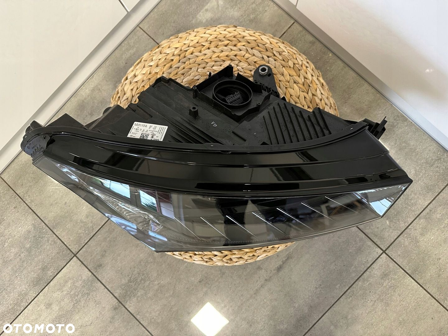 Skoda Enyaq lampa full led prawa crystal demontaz - 9