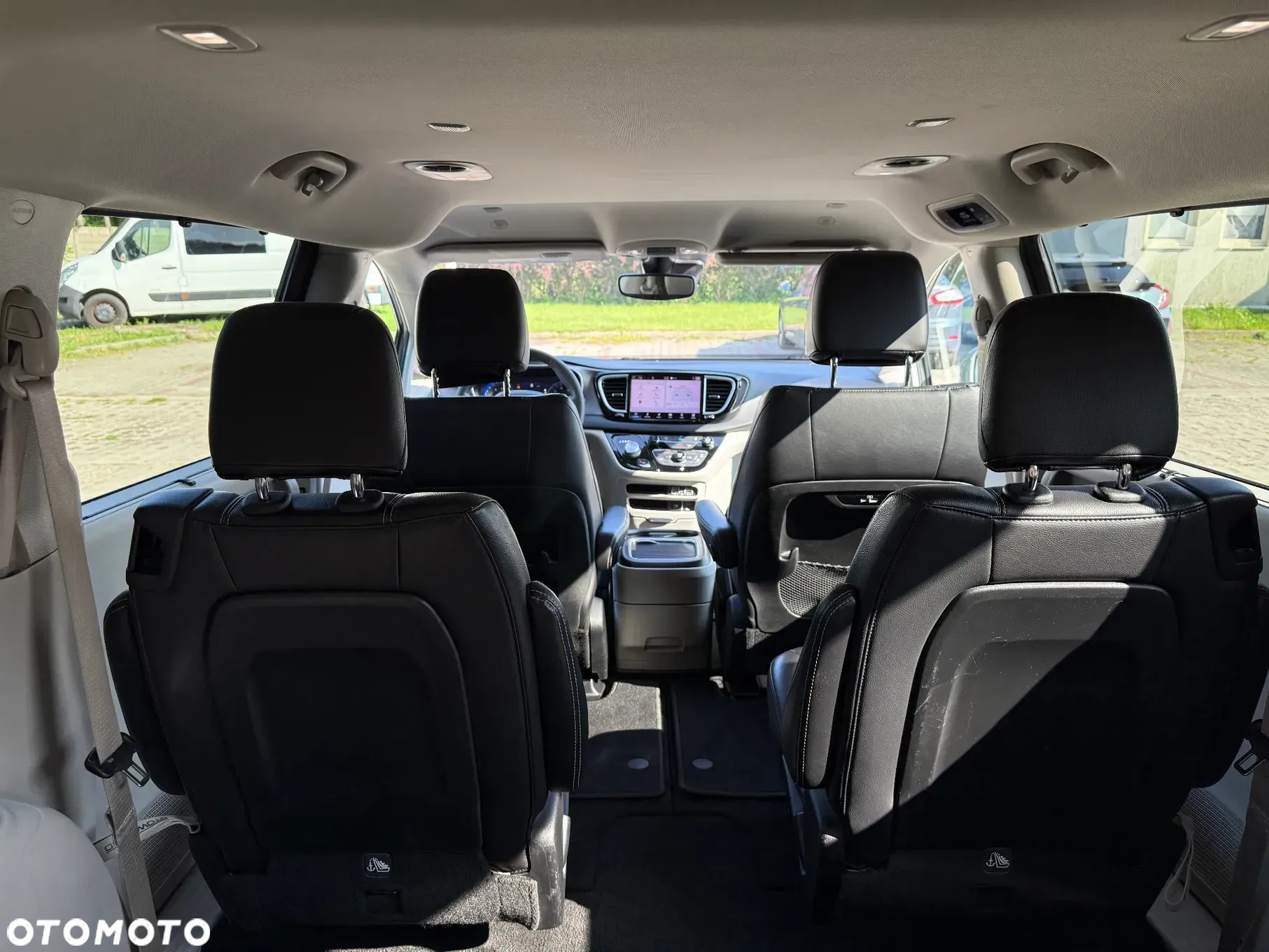 Chrysler Pacifica - 24