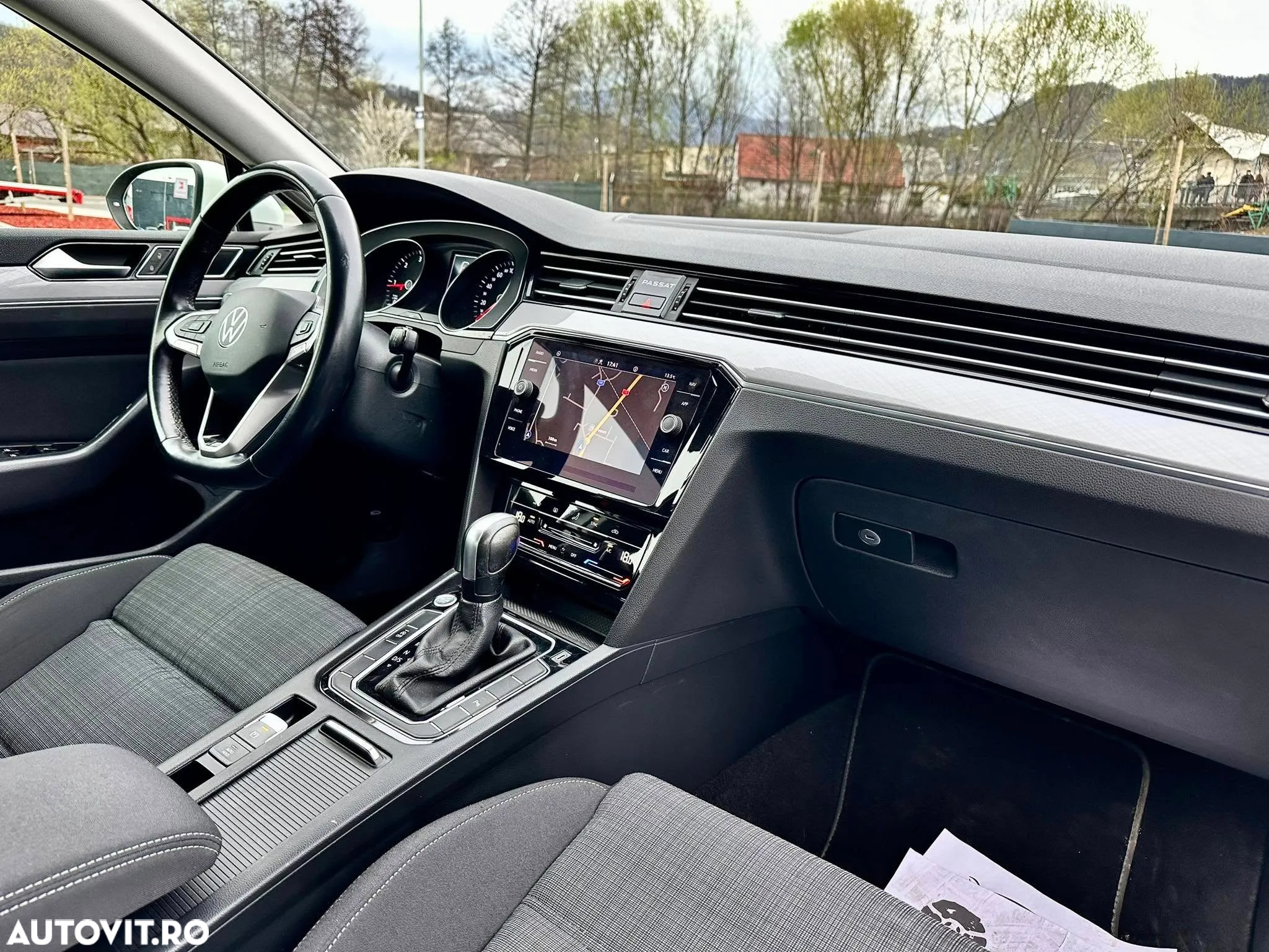Volkswagen Passat Variant 2.0 TDI SCR DSG BlueMotion Highline - 13
