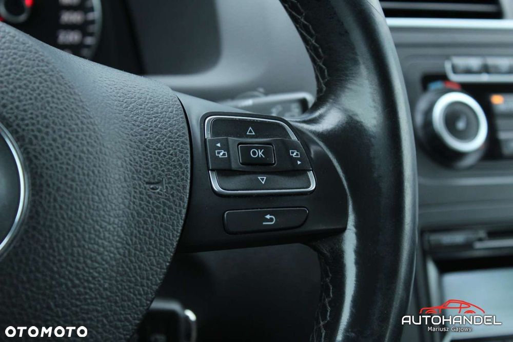 Volkswagen Touran - 11