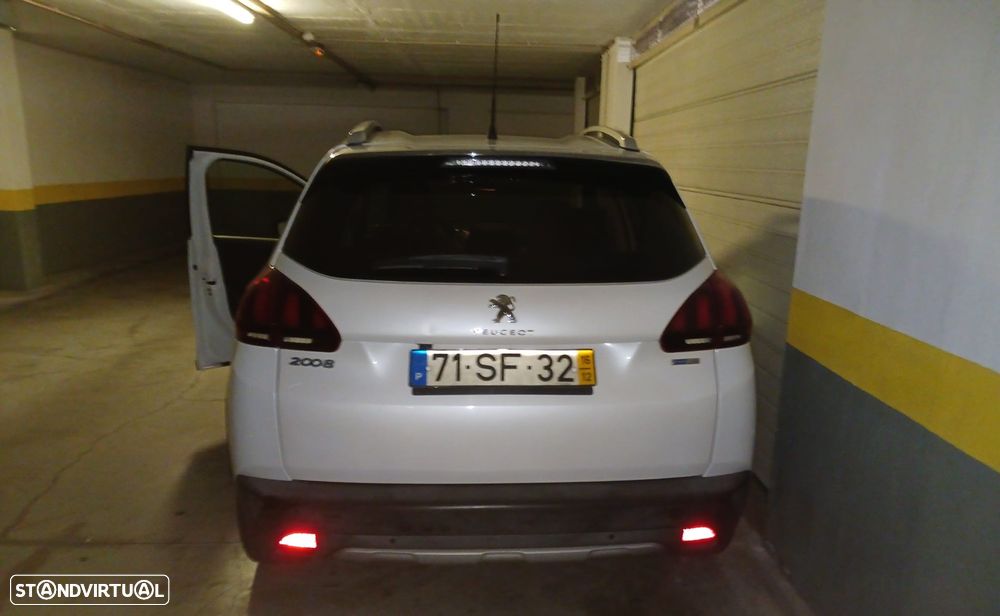 Peugeot 2008 1.2 PureTech Allure EAT6 - 18