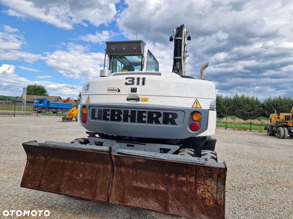 Liebherr A311 - 15