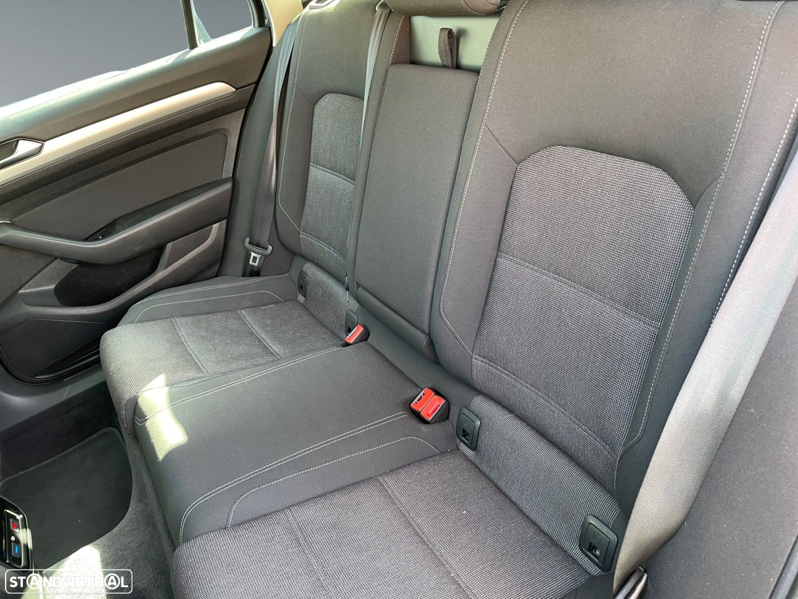 VW Passat Variant 1.6 TDI Confortline - 13