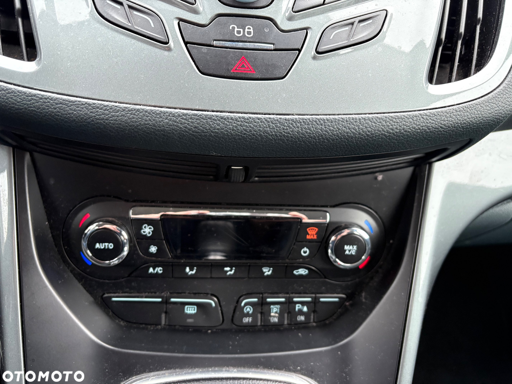Ford Grand C-MAX - 14