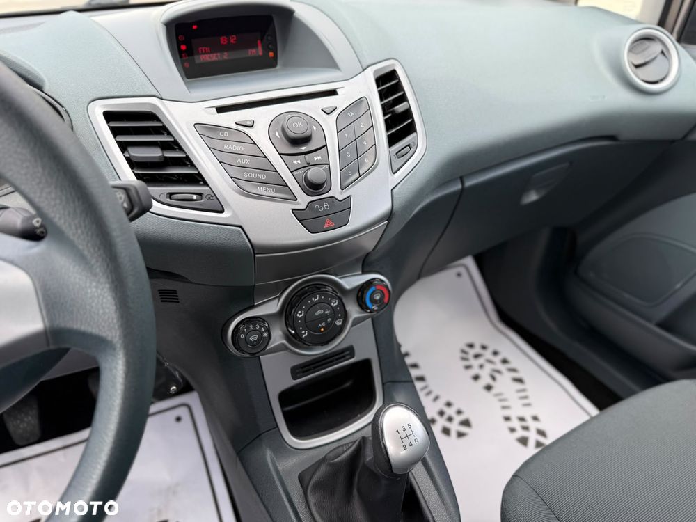 Ford Fiesta 1.25 Champions Edition - 13