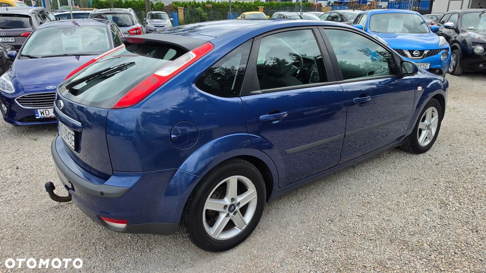 Ford Focus 1.8 FF Ghia - 24