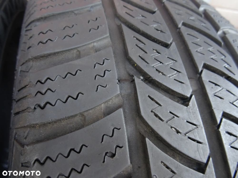 225/55/R17C 109/107T Continental Van contact winter 2 - 4