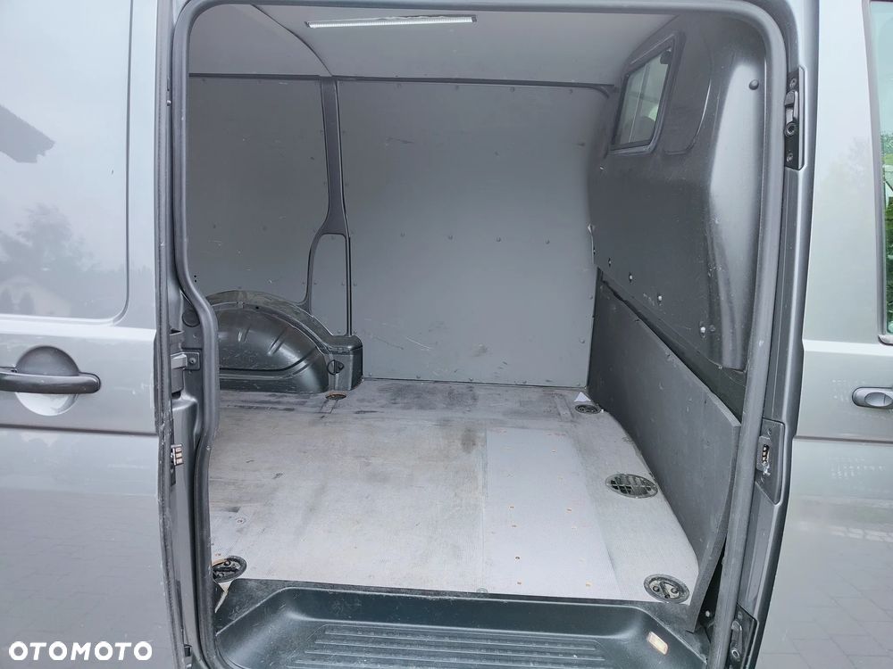Volkswagen Transporter - 29