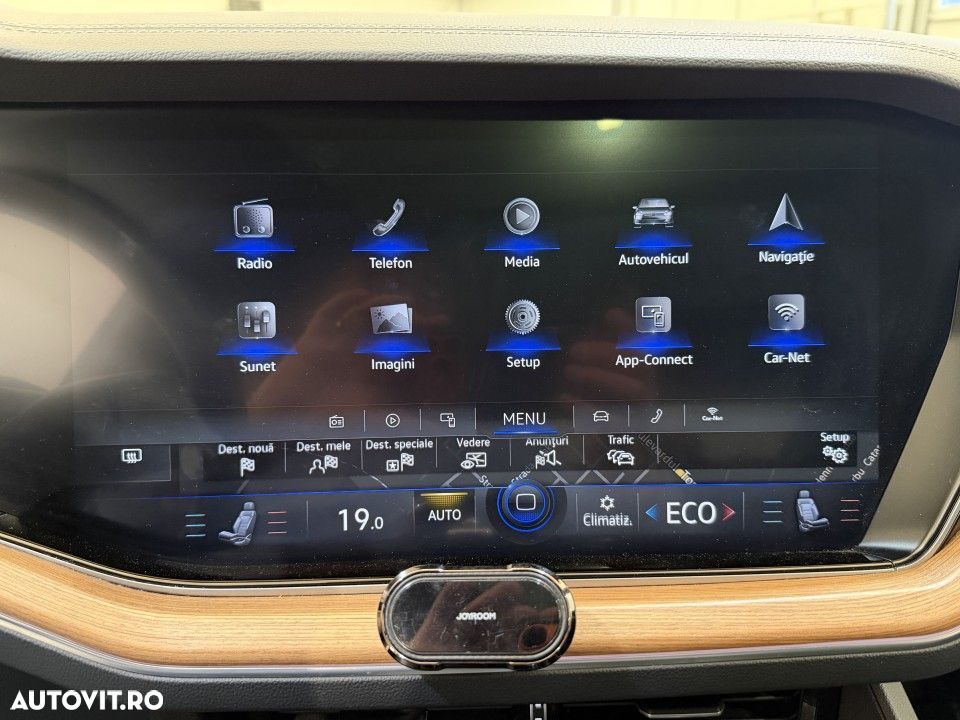 Volkswagen Touareg - 19