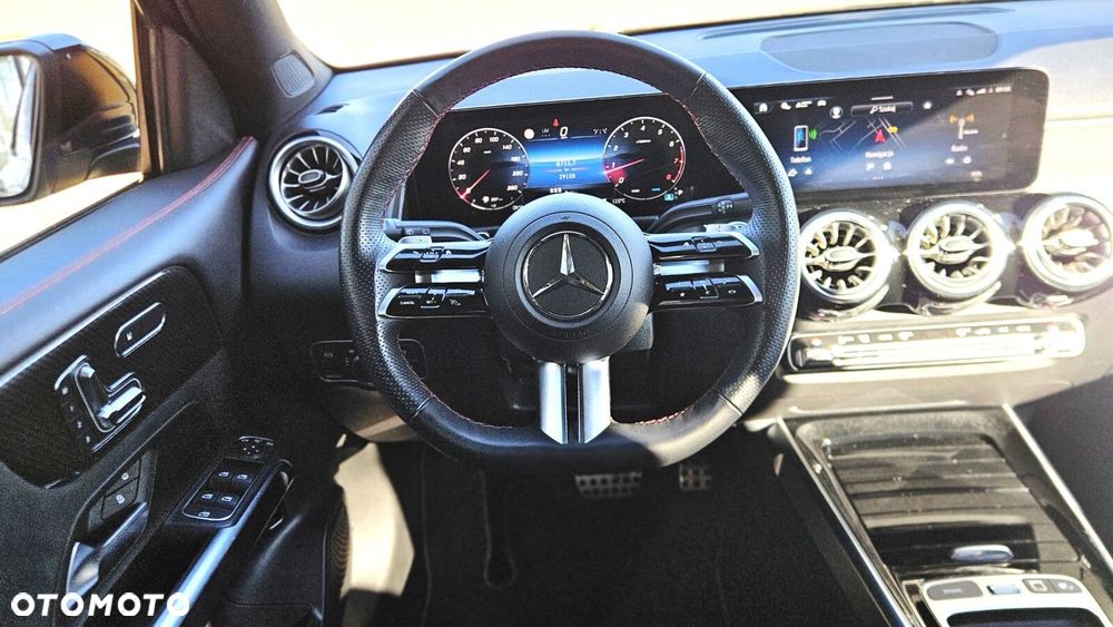 Mercedes-Benz GLB 220 mHEV 4-Matic AMG Line 8G-DCT - 17