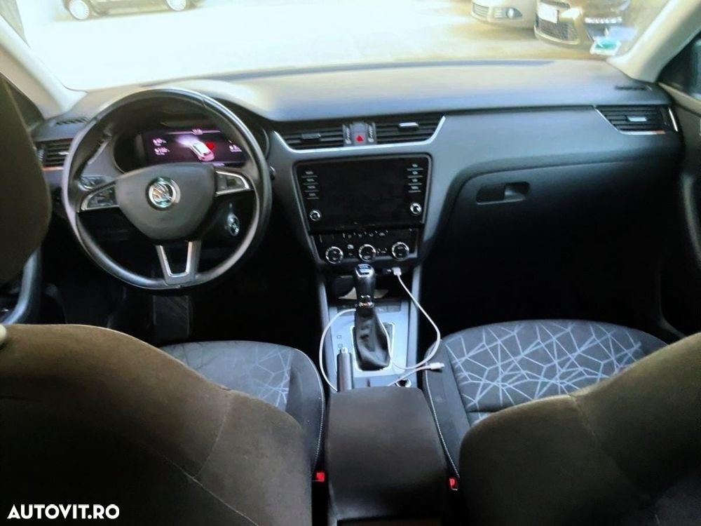 Skoda Octavia 2.0 TDI DSG Clever - 6