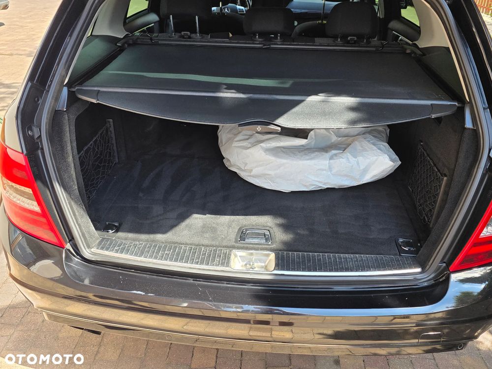 Mercedes-Benz Klasa C 180 BlueEFFICIENCY Elegance - 27