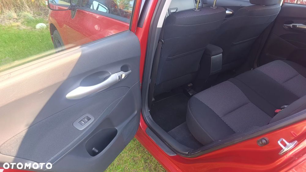 Toyota Auris 1.6 Premium + - 22