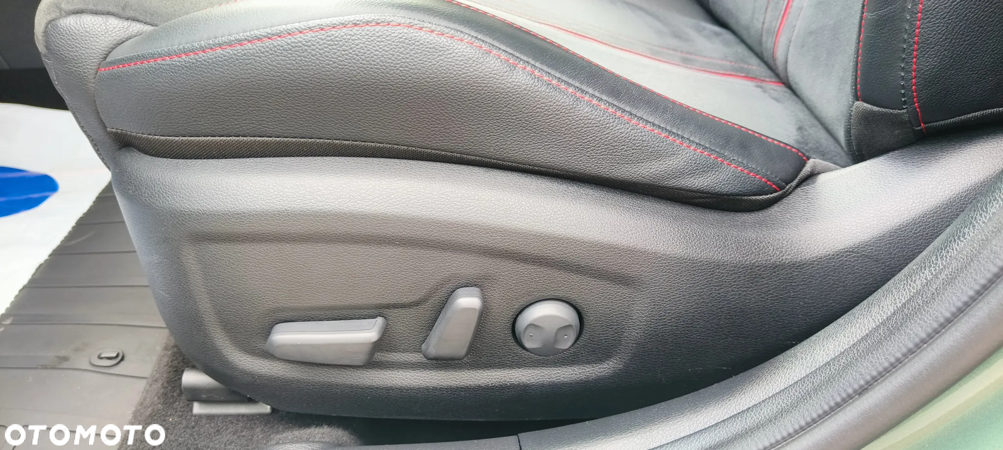 Kia ProCeed 1.6 T-GDI GT DCT - 13