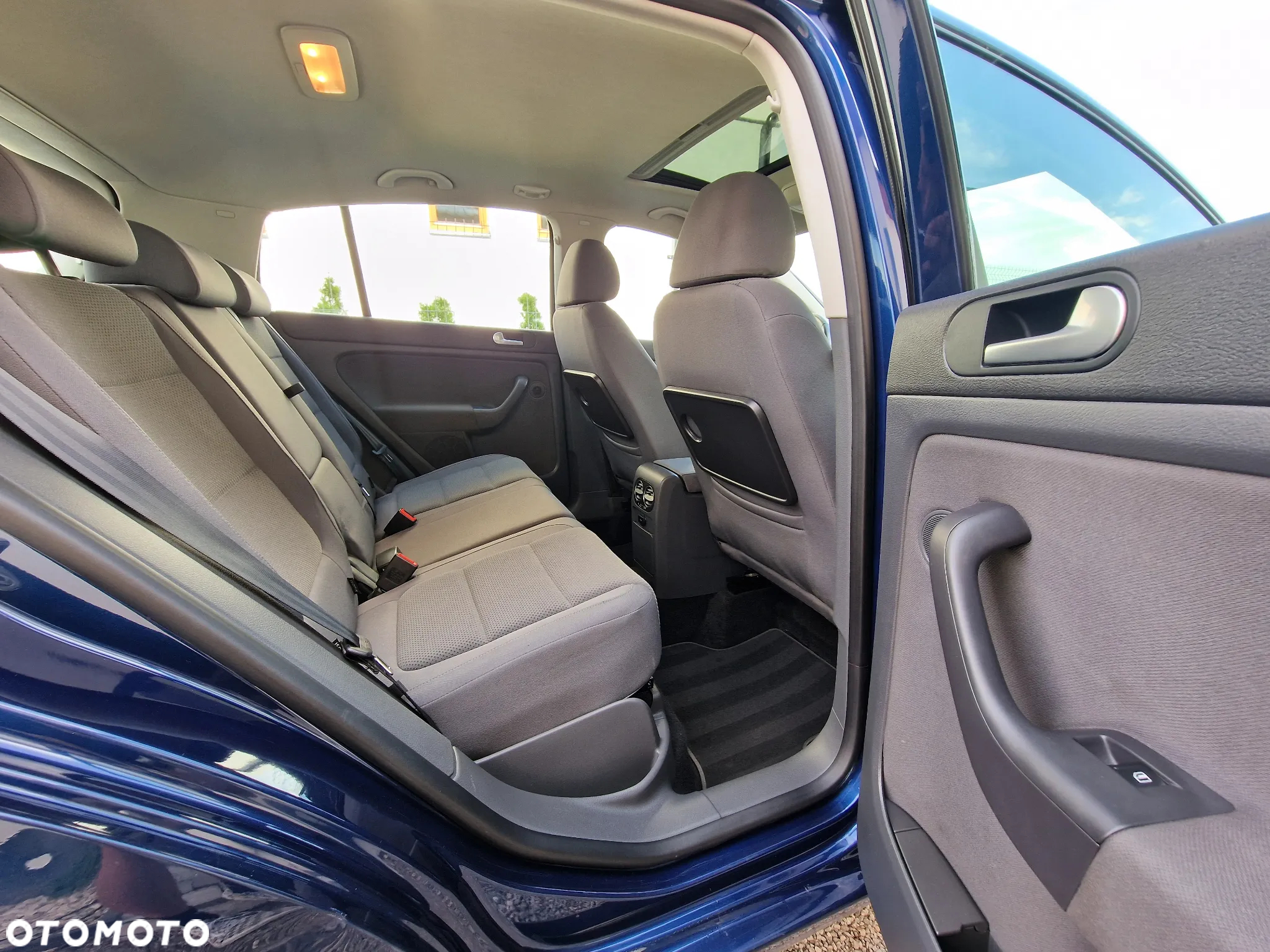 Volkswagen Golf - 24