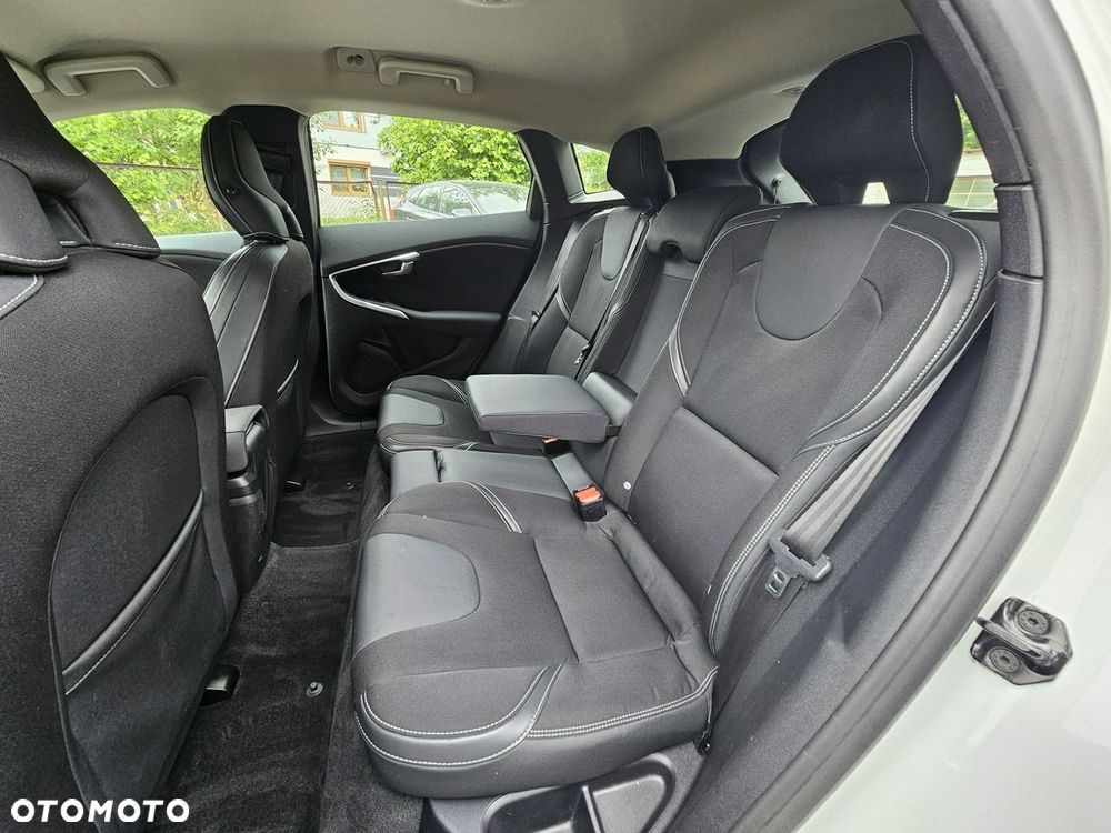 Volvo V40 - 16