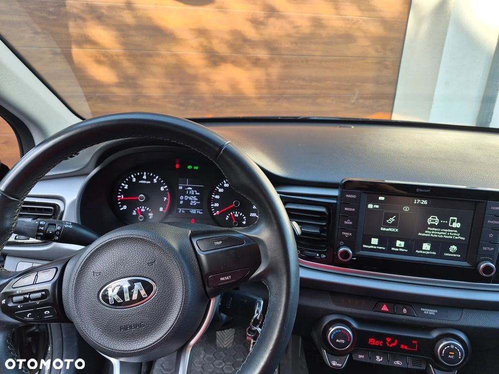 Kia Rio 1.2 L - 8