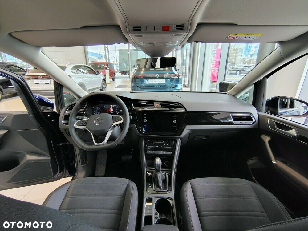 Volkswagen Touran - 16